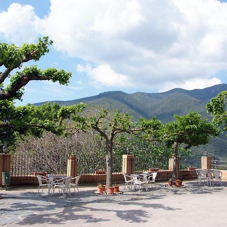 Hostal Montserrat مونتسيني المظهر الخارجي الصورة