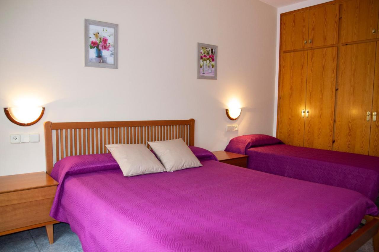 Hostal Montserrat مونتسيني المظهر الخارجي الصورة