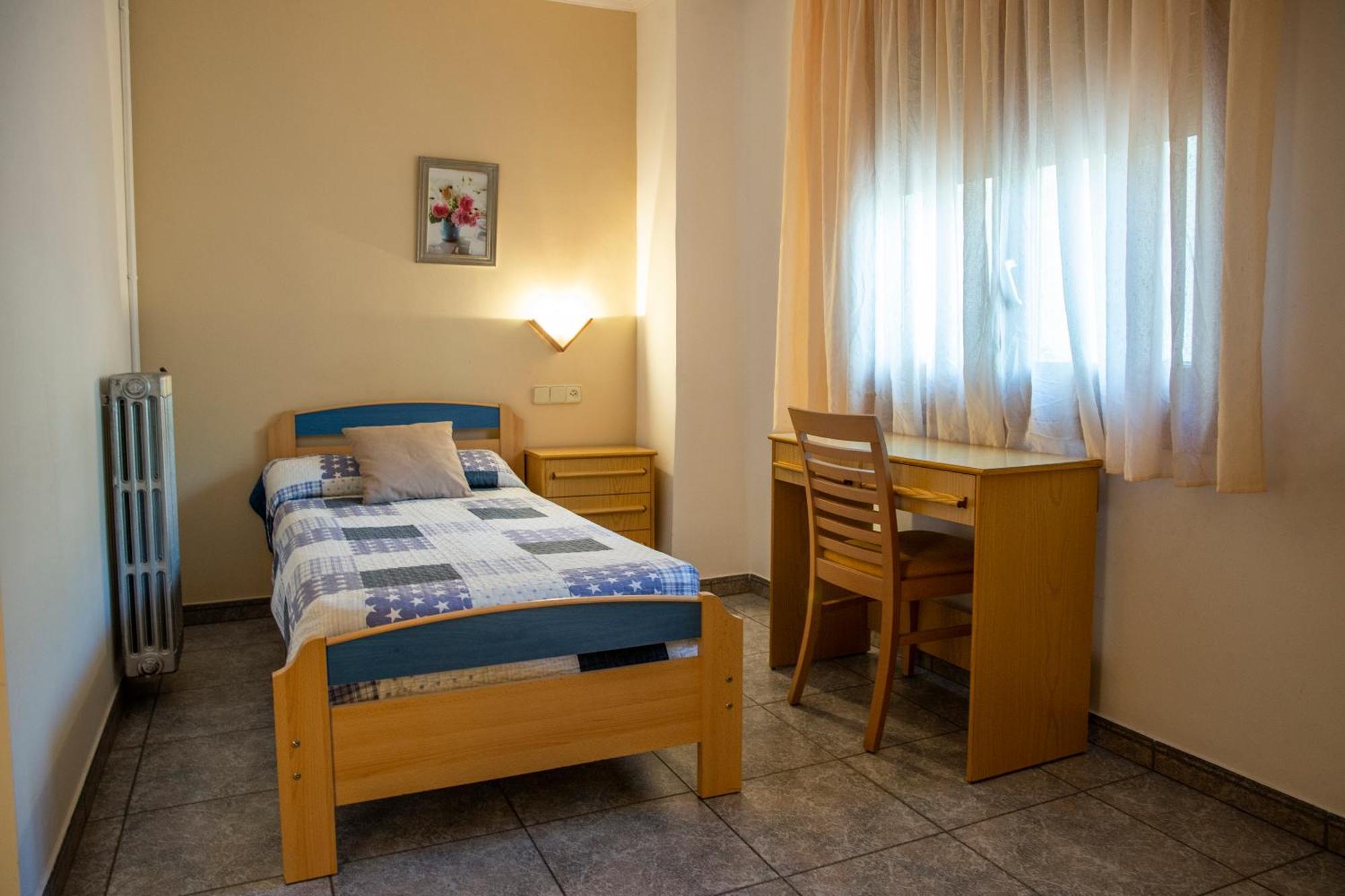 Hostal Montserrat مونتسيني المظهر الخارجي الصورة