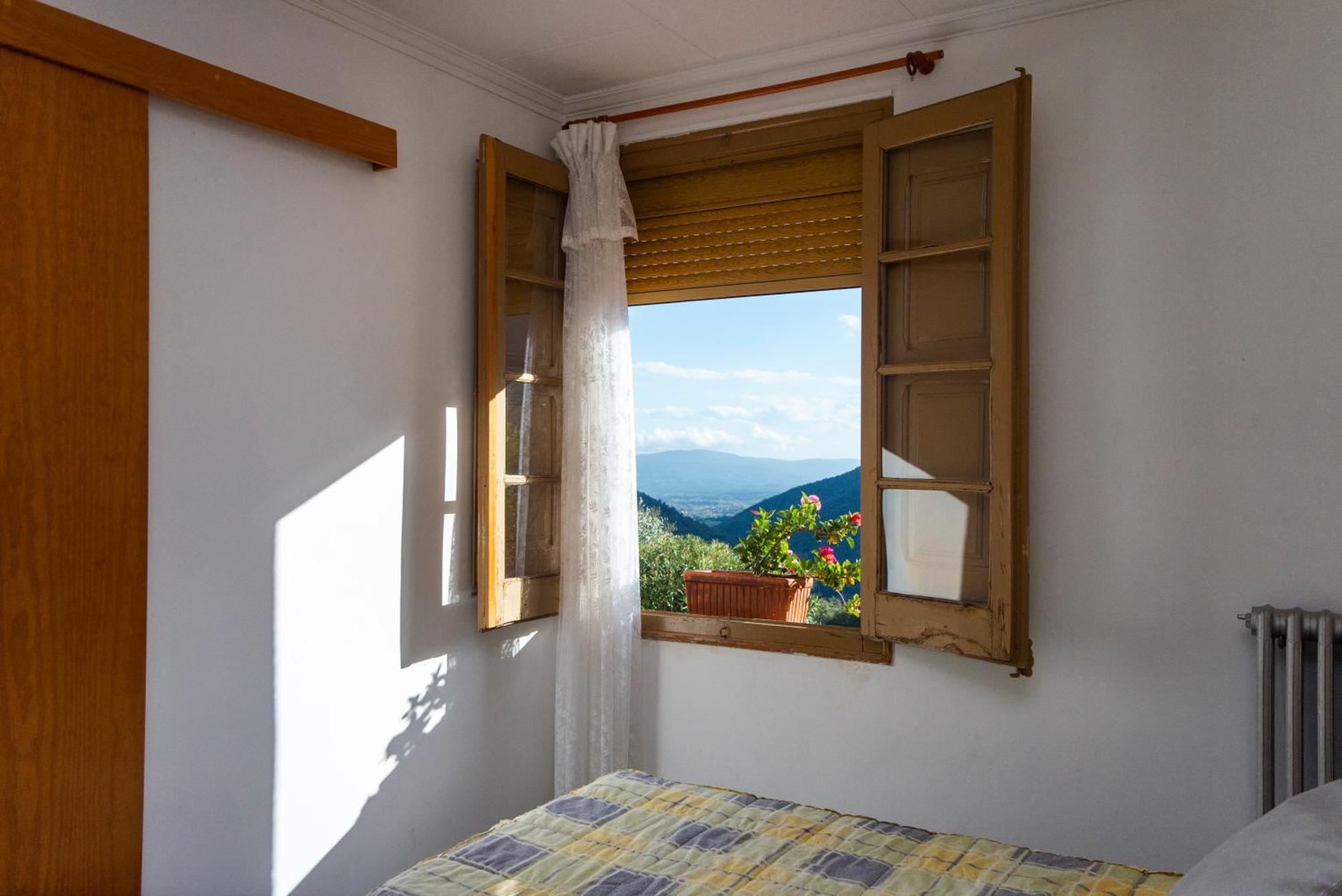 Hostal Montserrat مونتسيني المظهر الخارجي الصورة