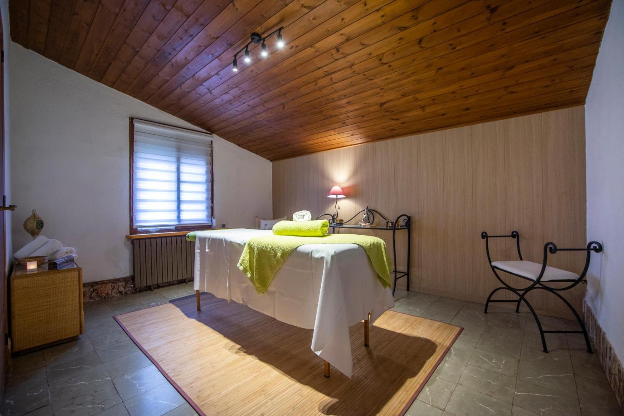 Hostal Montserrat مونتسيني المظهر الخارجي الصورة