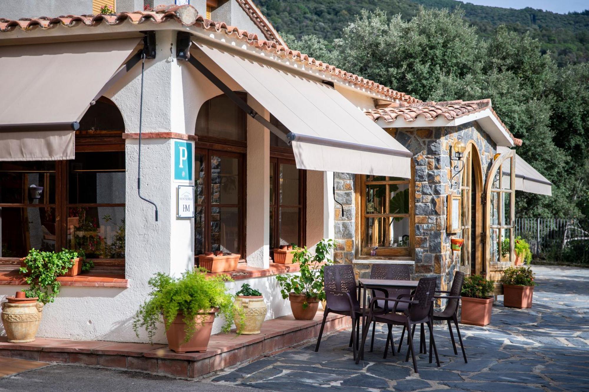 Hostal Montserrat مونتسيني المظهر الخارجي الصورة