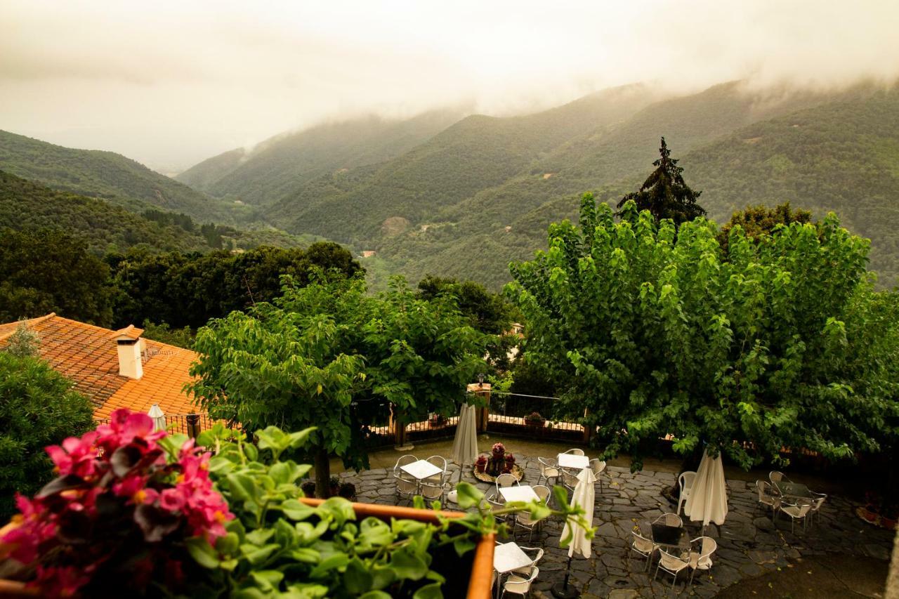 Hostal Montserrat مونتسيني المظهر الخارجي الصورة
