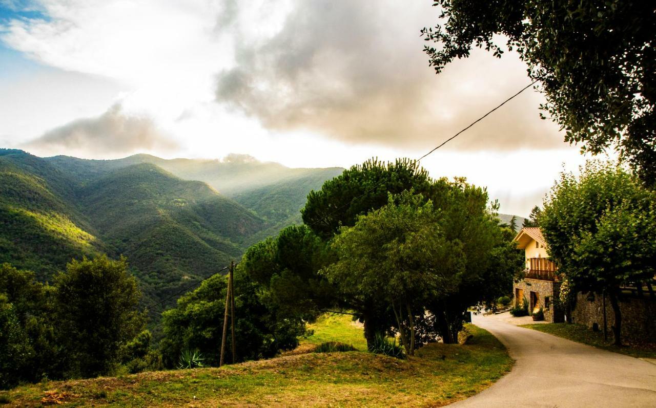 Hostal Montserrat مونتسيني المظهر الخارجي الصورة