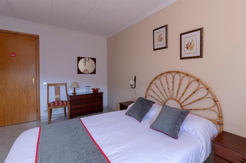 Hostal Montserrat مونتسيني المظهر الخارجي الصورة